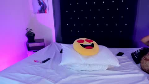 chloe_sterling online show from April 28, 2026, 2:27 am