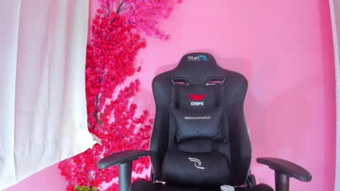 Chloe Miller  online show from December 3, 2025, 3:58 am