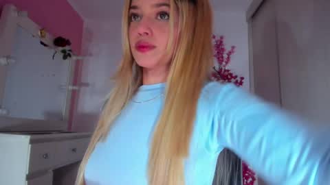 Snapshot of chloe_sweet7 chatting on April 22, 2026, 12:35 am Chloe Miller online show from April 22, 2026, 12:35 am