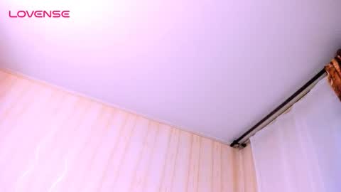 chloe wifey online show from March 2, 2026, 4:14 pm