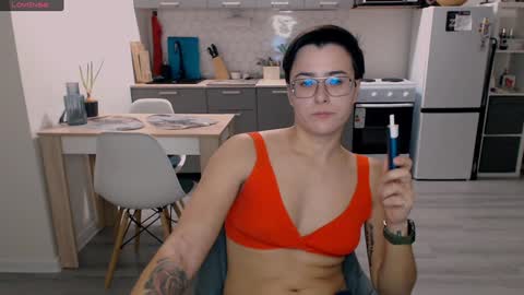 Eva and Sandra online show from December 8, 2024, 9:19 pm