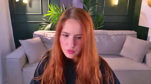Chloe online show from June 12, 2026, 1:54 pm