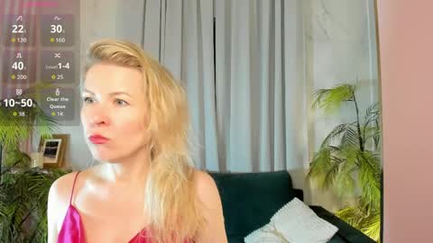 Julia online show from April 19, 2026, 11:42 am