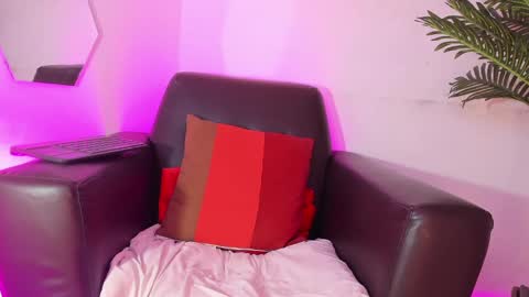 Chloe  online show from March 5, 2025, 11:05 pm