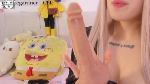 Chloe online show from April 22, 2026, 9:27 pm