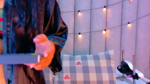 C H L O E  online show from February 22, 2026, 11:31 am