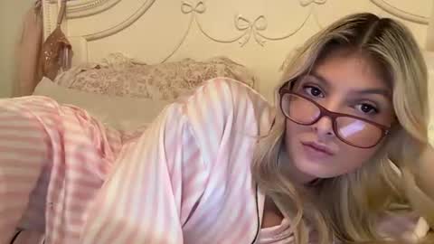 Snapshot of chloeesage chatting on July 22, 2026, 10:12 pm chloeesage online show from July 22, 2026, 10:12 pm