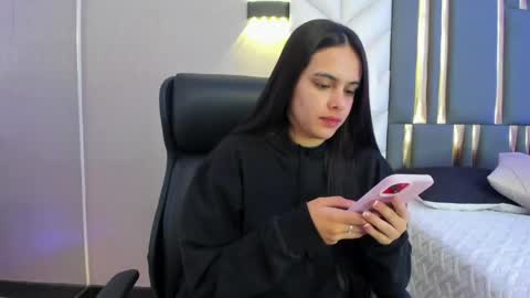  Chloe Harper  online show from June 3, 2026, 11:46 am
