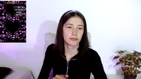 Snapshot of chloejohnsoon chatting on February 17, 2025, 12:59 pm Chloe online show from February 17, 2025, 12:59 pm