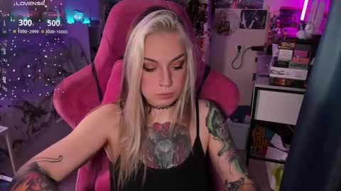 ChloeKohaku online show from December 19, 2025, 6:42 am