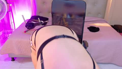 Chloe rosse online show from April 21, 2026, 1:42 am