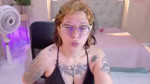 Snapshot of chloerossee chatting on June 28, 2026, 1:17 pm Chloe rosse online show from June 28, 2026, 1:17 pm