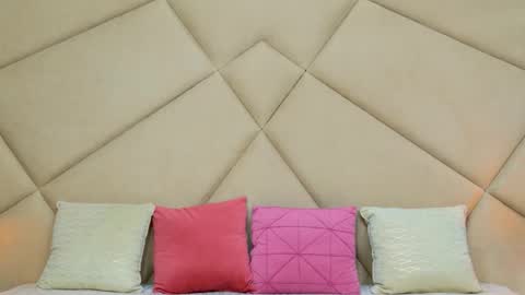 Chloe Vee online show from March 23, 2026, 5:55 am