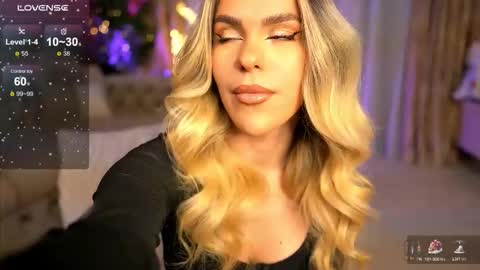 Snapshot of chloevelvetx chatting on December 21, 2025, 9:33 pm Chloe online show from December 21, 2025, 9:33 pm