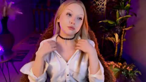 Snapshot of chloewight chatting on February 20, 2026, 9:43 am ChloeWight online show from February 20, 2026, 9:43 am