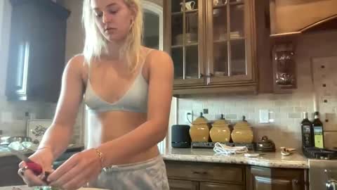 Chloe Babe online show from February 2, 2026, 11:47 pm