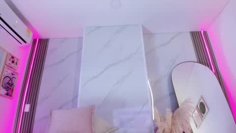 Snapshot of chlooee_ chatting on February 19, 2025, 1:08 am Chlooe online show from February 19, 2025, 1:08 am