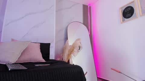 Snapshot of chlooee_ chatting on March 1, 2025, 9:48 pm Chlooe online show from March 1, 2025, 9:48 pm