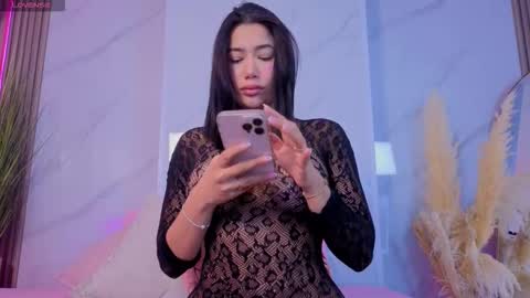 Snapshot of chlooee_ chatting on October 15, 2025, 1:17 am Chlooe online show from October 15, 2025, 1:17 am