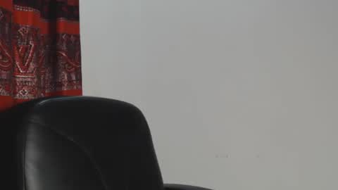 choco_petitqueen online show from December 9, 2024, 5:52 pm