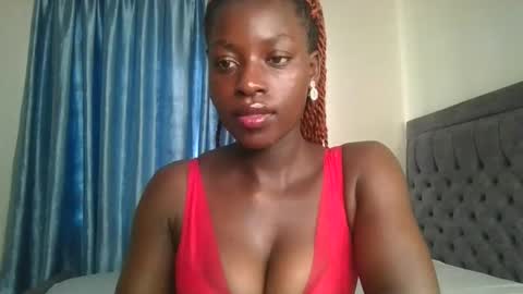 Snapshot of chocolate_iva chatting on September 28, 2025, 12:43 pm Iva online show from September 28, 2025, 12:43 pm
