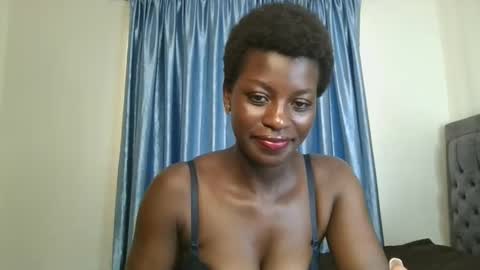 Snapshot of chocolate_iva chatting on October 3, 2025, 10:23 am Iva online show from October 3, 2025, 10:23 am