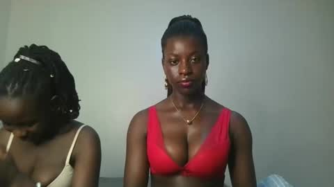 Snapshot of chocolate_iva chatting on October 22, 2025, 2:56 am Iva online show from October 22, 2025, 2:56 am