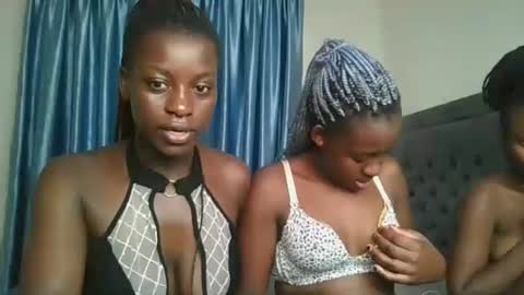 Snapshot of chocolate_iva chatting on November 2, 2025, 5:21 am Iva online show from November 2, 2025, 5:21 am