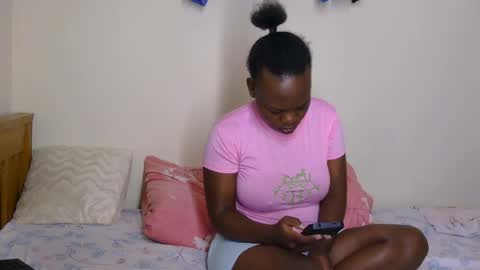 Snapshot of chocolateebonyxo chatting on August 4, 2026, 6:54 pm Chocolate Ebony online show from August 4, 2026, 6:54 pm
