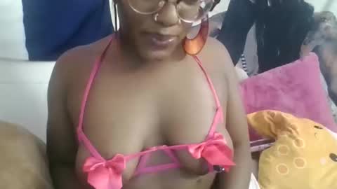 Snapshot of chocoluxediva chatting on December 11, 2024, 8:36 am Delicious Chocolate Diva online show from December 11, 2024, 8:36 am