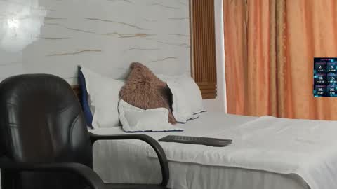 Chorey Thaylor online show from November 22, 2025, 3:33 pm