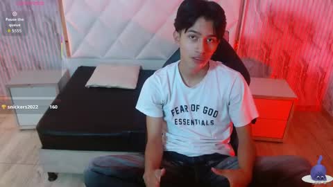 chos_tay online show from June 3, 2026, 2:33 pm