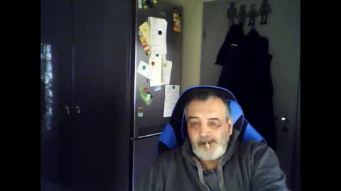 Snapshot of chris250268 chatting on April 4, 2026, 9:29 am Chris online show from April 4, 2026, 9:29 am