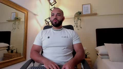 Snapshot of chris_varden chatting on May 21, 2026, 3:24 am Chris Varden online show from May 21, 2026, 3:24 am