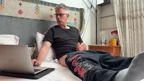 ChrisFtlvr online show from April 24, 2026, 3:03 pm