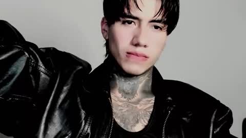 CHRIS  INDEPENT MODEL online show from November 4, 2025, 11:15 pm