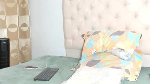 Snapshot of chriss_vall chatting on May 17, 2026, 12:30 am Chriss Vall online show from May 17, 2026, 12:30 am