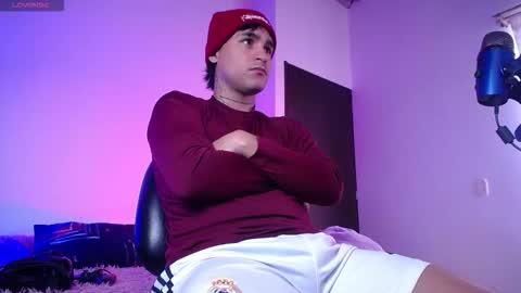 Snapshot of chriss_wg_ chatting on October 27, 2025, 6:45 pm Christian Wang online show from October 27, 2025, 6:45 pm