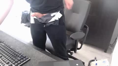 christianblck online show from November 3, 2025, 12:39 pm