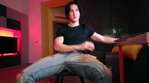 Snapshot of christianlevine_ chatting on July 5, 2026, 5:31 pm UPVOTE ME ------ ILL DO SOMETHING FOR FREE online show from July 5, 2026, 5:31 pm