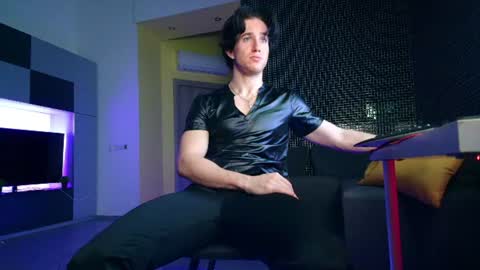 Snapshot of christianlevine_ chatting on July 6, 2026, 6:10 pm UPVOTE ME ------ ILL DO SOMETHING FOR FREE online show from July 6, 2026, 6:10 pm