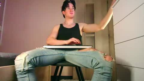 Snapshot of christianlevine_ chatting on July 8, 2026, 5:39 pm UPVOTE ME ------ ILL DO SOMETHING FOR FREE online show from July 8, 2026, 5:39 pm