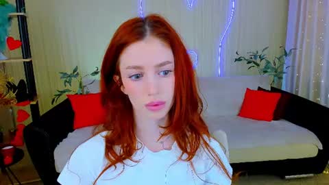 Snapshot of christinaconteeree chatting on July 7, 2026, 11:25 am christinaconteeree online show from July 7, 2026, 11:25 am