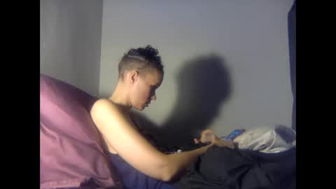 Christina Saunters online show from October 2, 2025, 12:01 pm