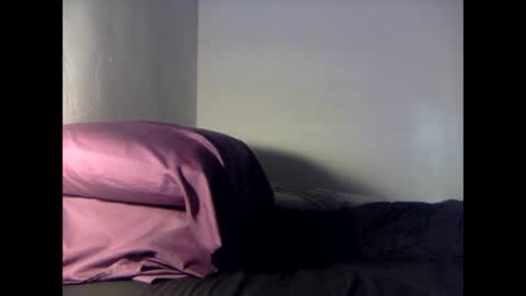 Christina Saunters online show from October 3, 2025, 2:36 pm