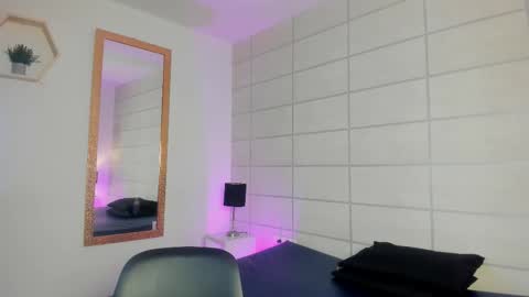 Christine  online show from March 19, 2026, 11:58 am