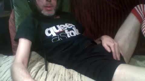 Snapshot of christophe_73 chatting on February 7, 2026, 3:32 am Chris online show from February 7, 2026, 3:32 am