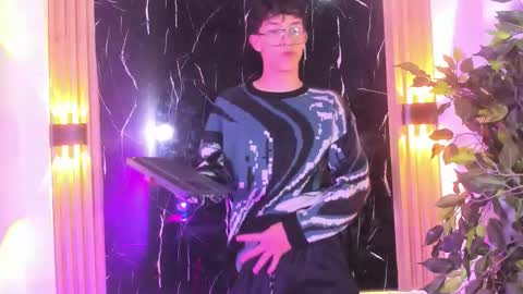 Snapshot of christopher_hunter chatting on February 2, 2026, 4:11 am Chrisopher Hunter online show from February 2, 2026, 4:11 am