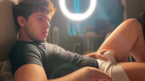 Christopher online show from October 31, 2025, 6:47 am