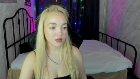 Snapshot of christy_little chatting on February 27, 2025, 8:17 am hristy3 online show from February 27, 2025, 8:17 am